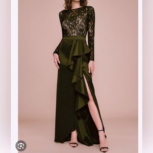 Long Party Dress Black Tadashi Shoji Lace bodice & sleeves. Front Slit